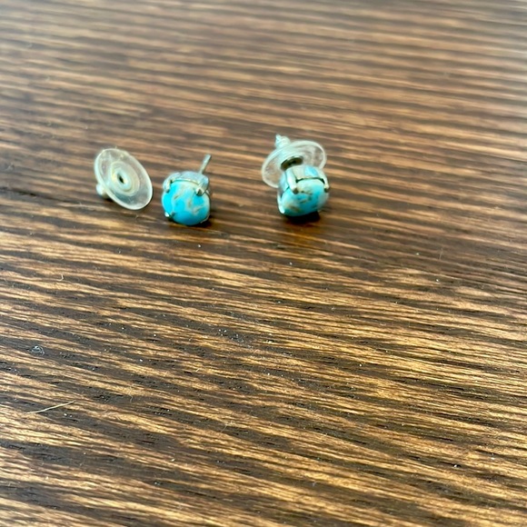 Turquoise stud earrings - Picture 1 of 1